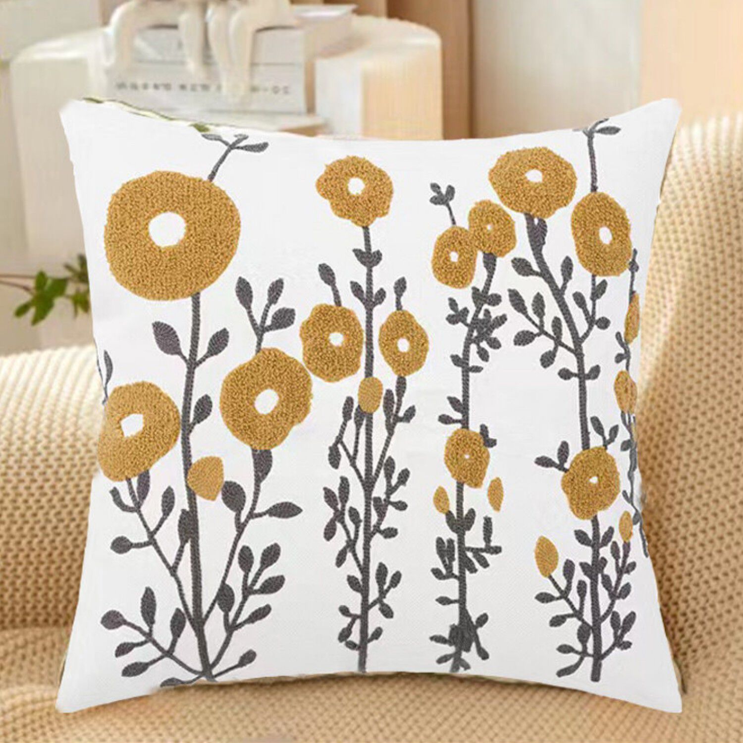 Funda Cojin Bordada 45x45 Cm Flor Gris Mostaza image number 1.0