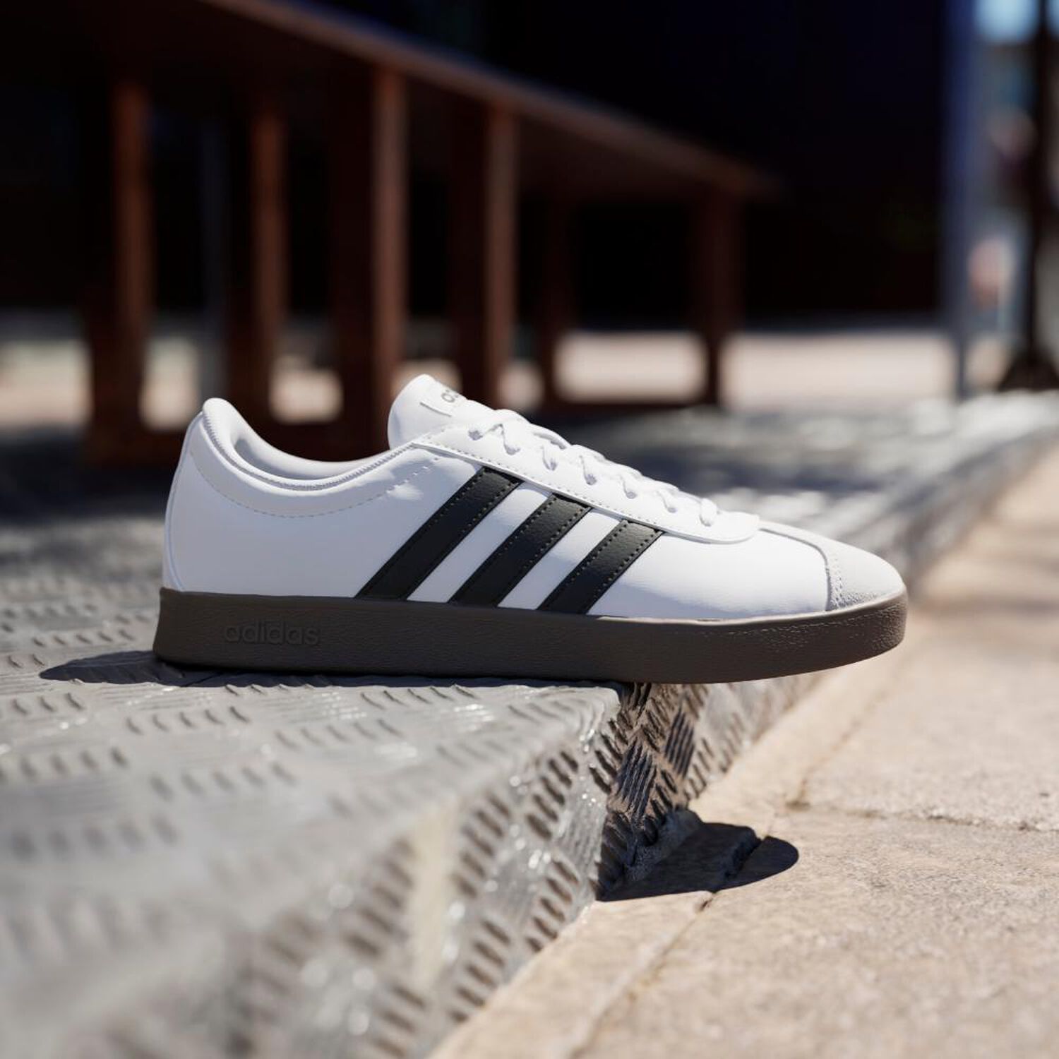 Zapatilla Urbana Hombre Adidas Vl Court Base Blanco image number 2.0