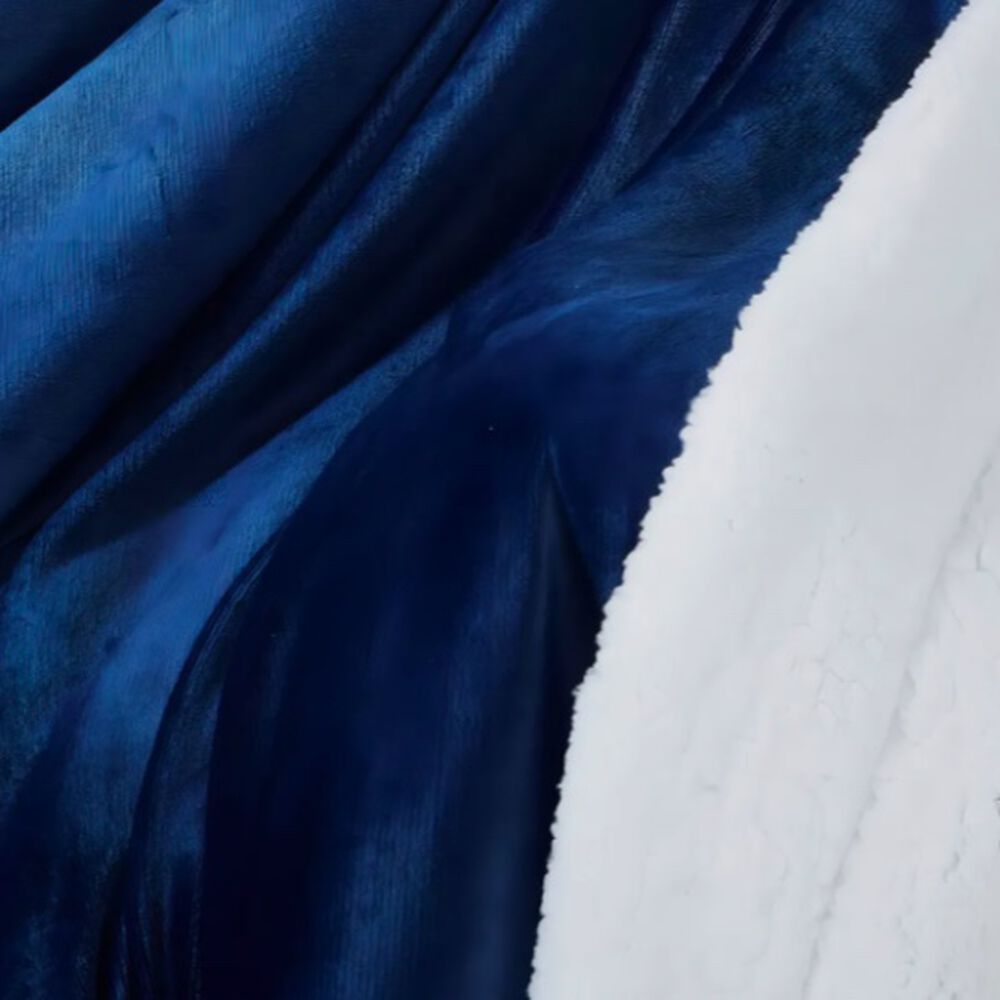 Frazada Con Chiporro Color Azul image number 1.0