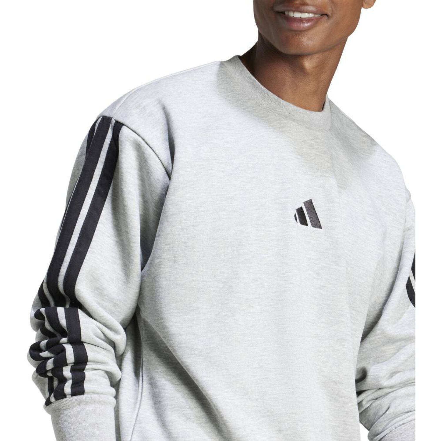 Poler&oacute;n Hombre Essentials Fleece 3 Tiras Adidas image number 5.0