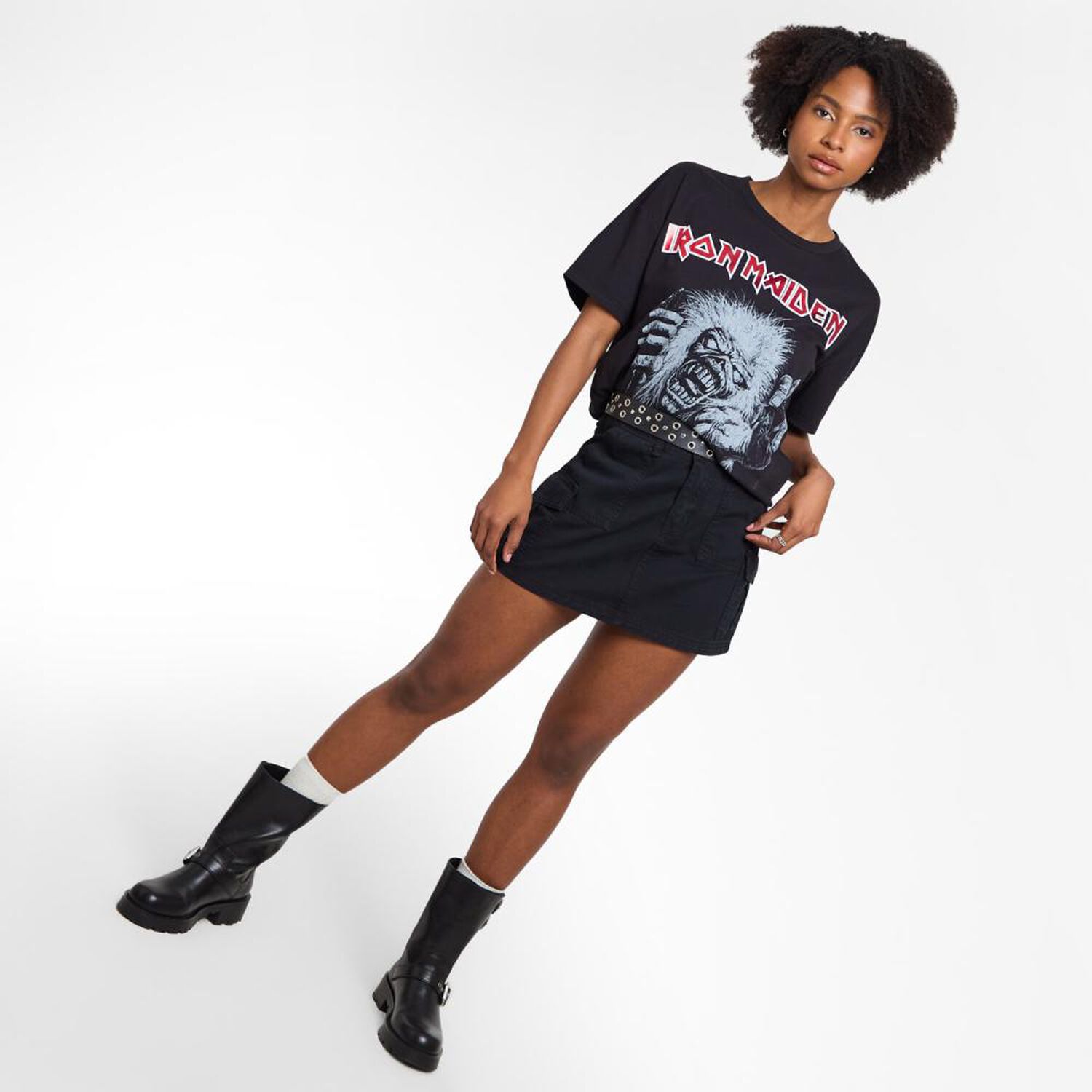 Polera Estampado Iron Maiden Manga Corta Cuello Redondo Mujer Rolly Go image number 1.0