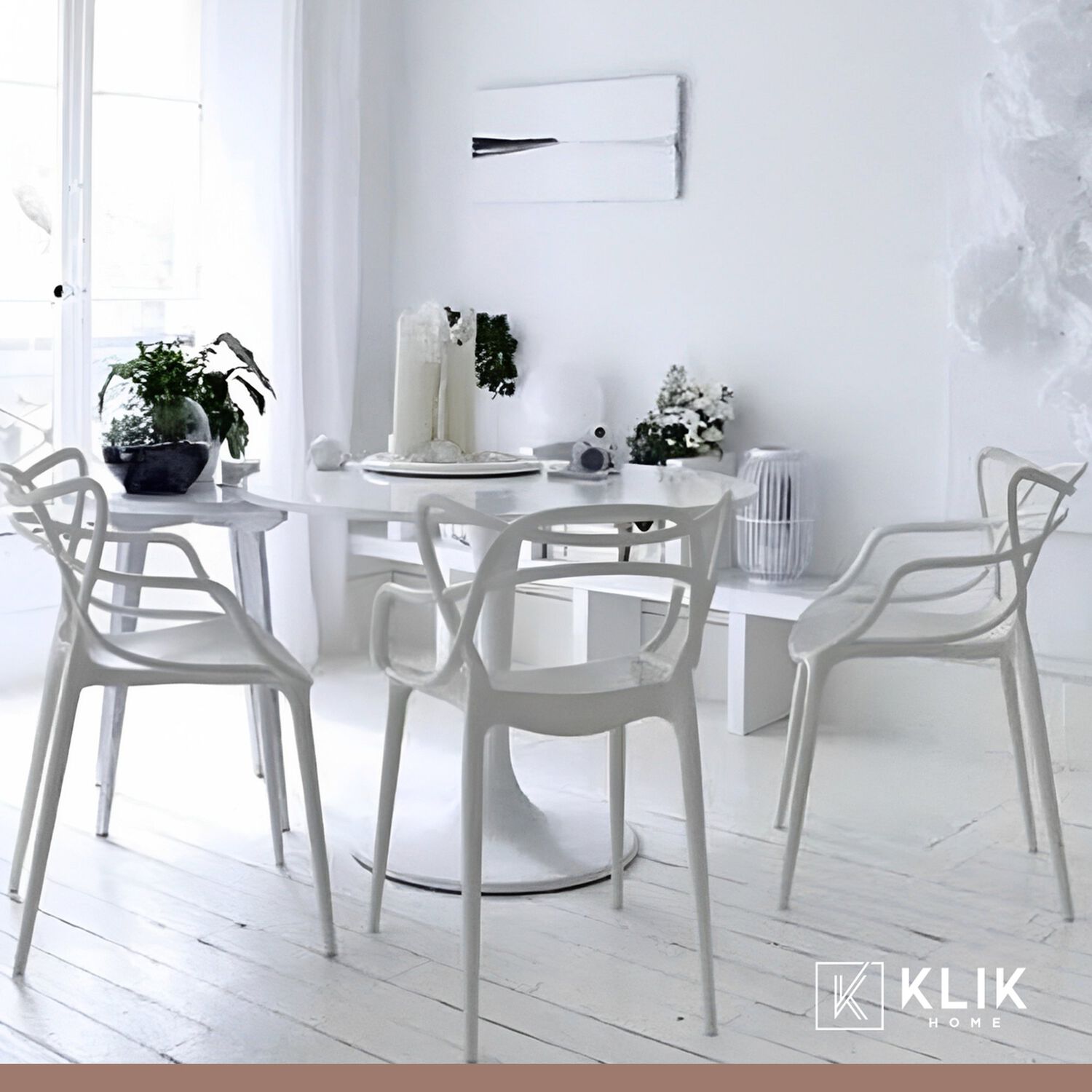 Comedor Mesa Tulip Blanca 80cm - 4 Sillas Master Blancas image number 1.0