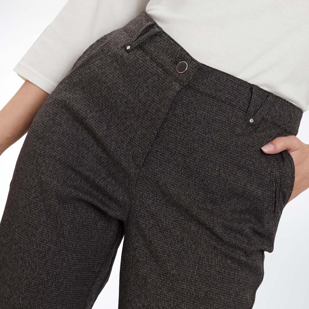 Pantalón Clásico Con Bolsillos Tiro Medio Regular Mujer Lesage image number 4.0