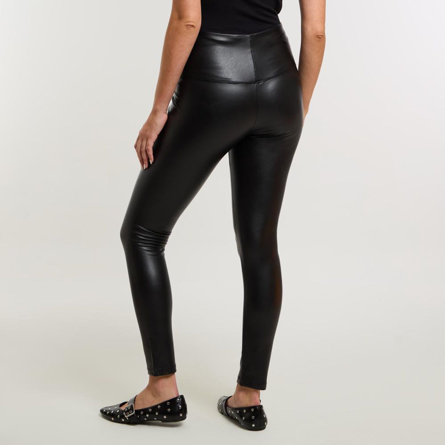 Leggins Ecocuero Pretina Ancha Tipo Faja Tiro Alto Skinny Mujer Kimera image number 3.0