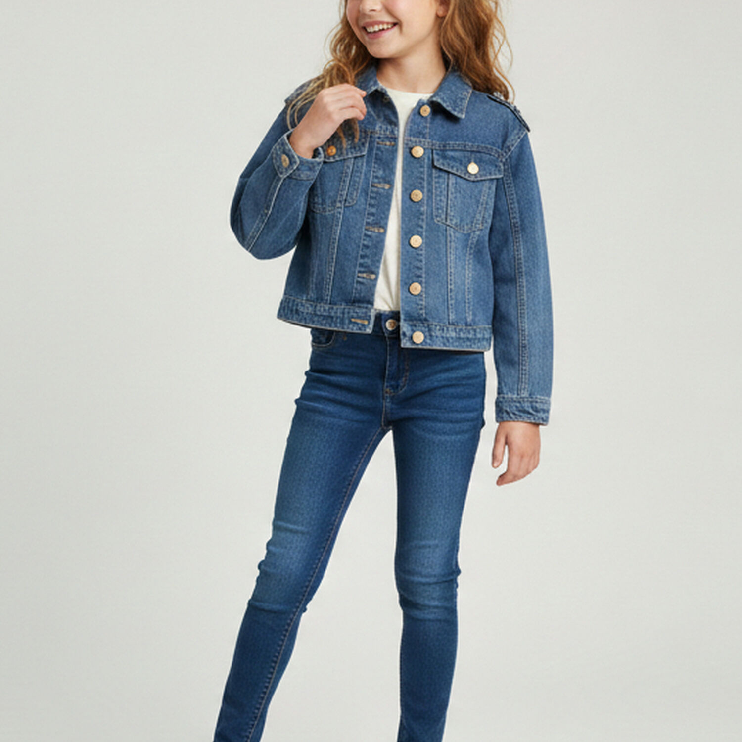 Chaqueta Jeans Ni&ntilde;a Denim Cl&aacute;sica Y Resistente image number 2.0