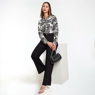 Pantal&oacute;n Sastrero Tiro Medio Straight Mujer Kimera