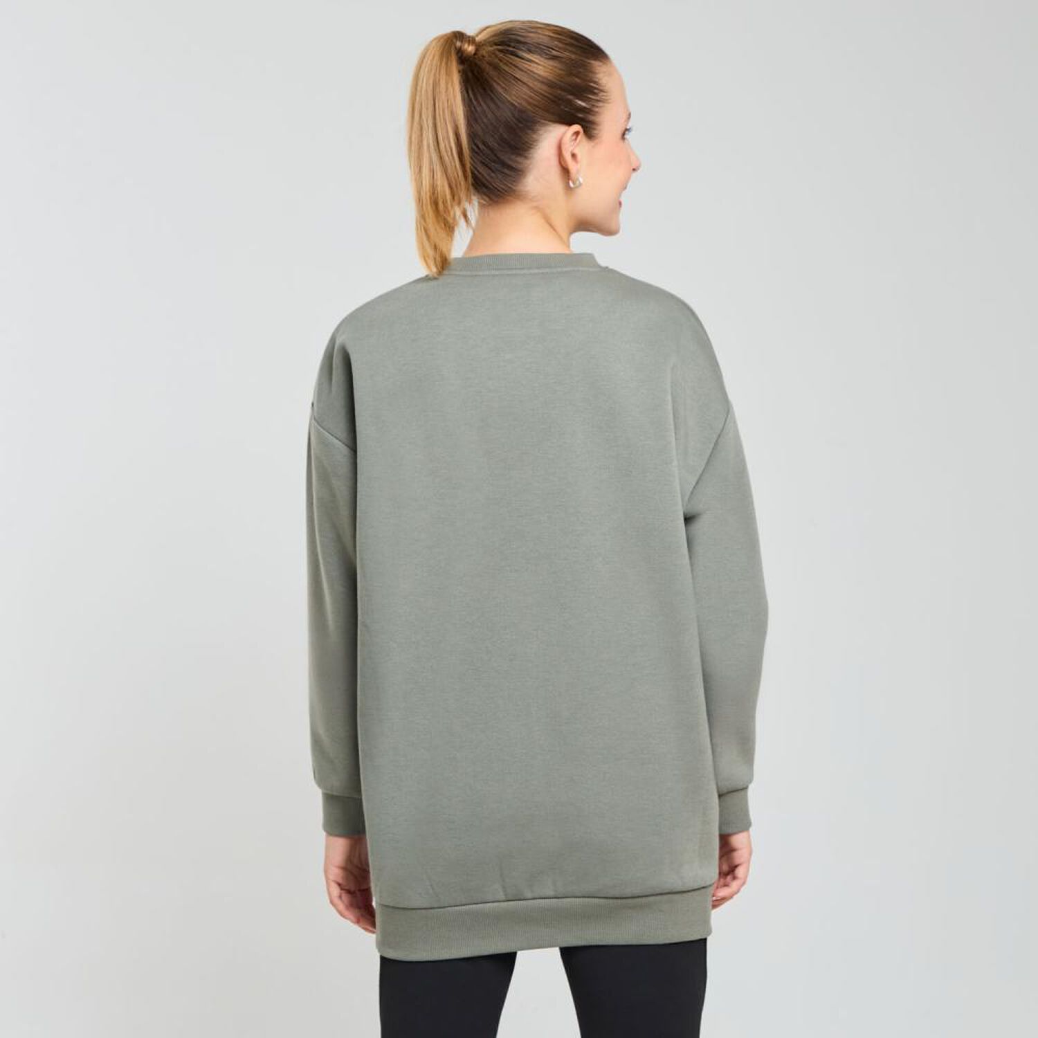 Poler&oacute;n Deportivo Oversize Cuello Redondo Mujer Wetland image number 3.0