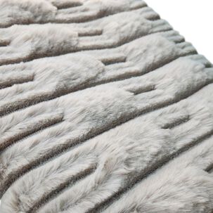 Piecera Texturizada Peludita De 2 Plazas O King Medida 70cm X 210cm Mas 2 Fundas Color Blanco