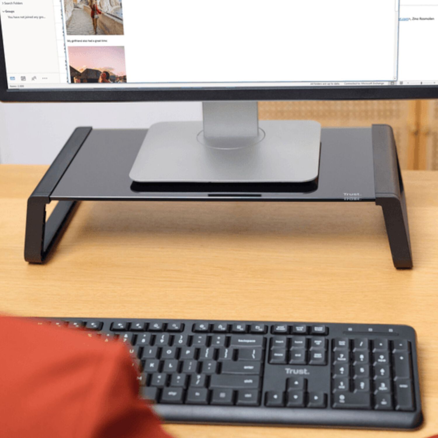 Soporte De Monitor Trust Monta Premium Tempered Glass Black image number 3.0