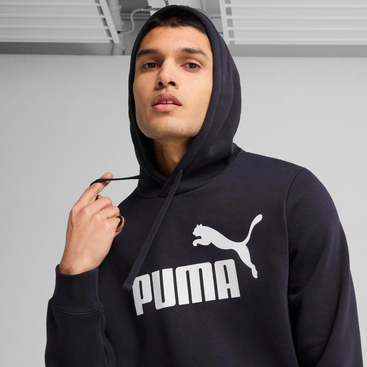 Poler&oacute;n Deportivo Hombre Puma image number 4.0