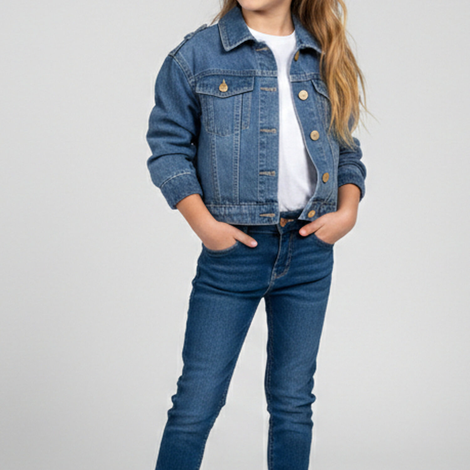 Chaqueta Jeans Ni&ntilde;a Denim Cl&aacute;sica Y Resistente image number 0.0