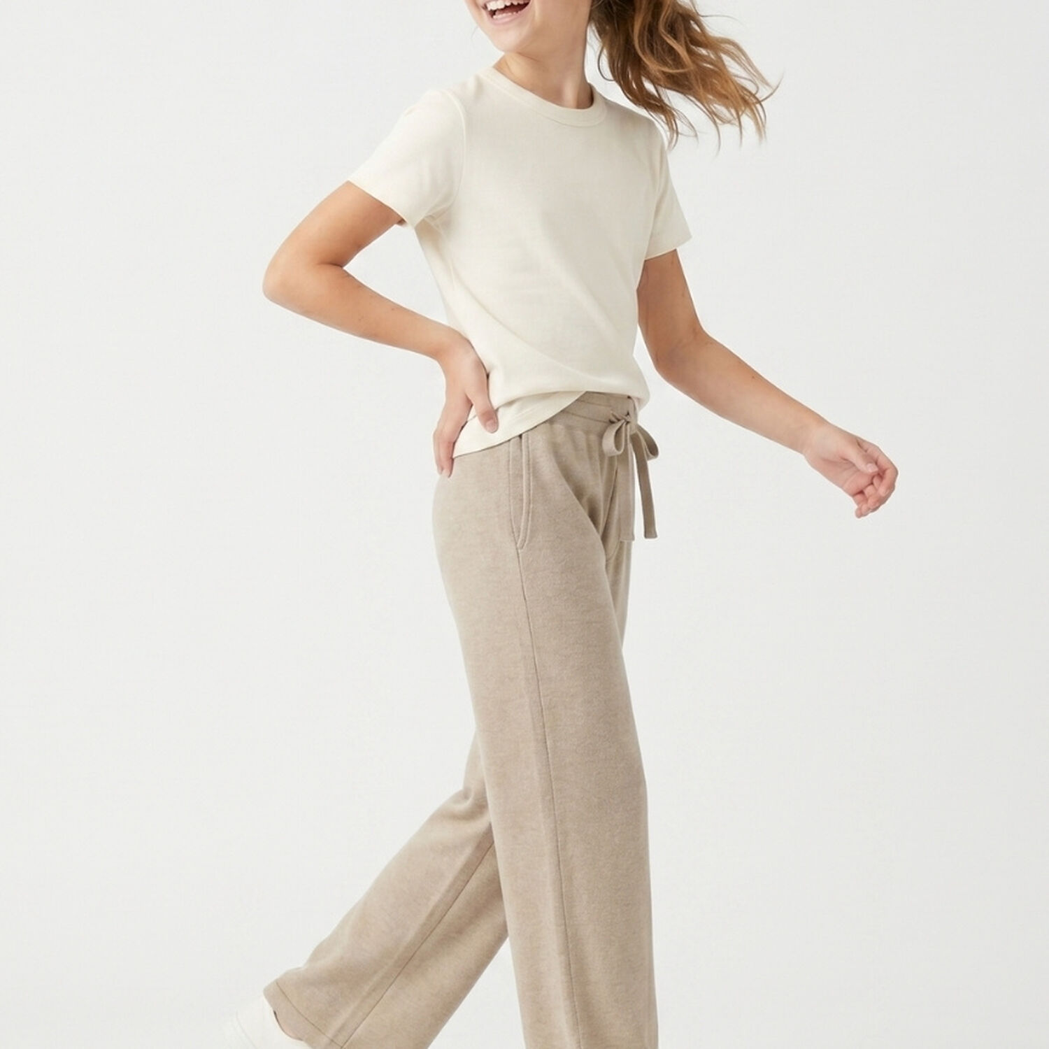 Pantalon Ancho Ni&ntilde;a Palazzo Holgado Con Cintura Elastica image number 2.0