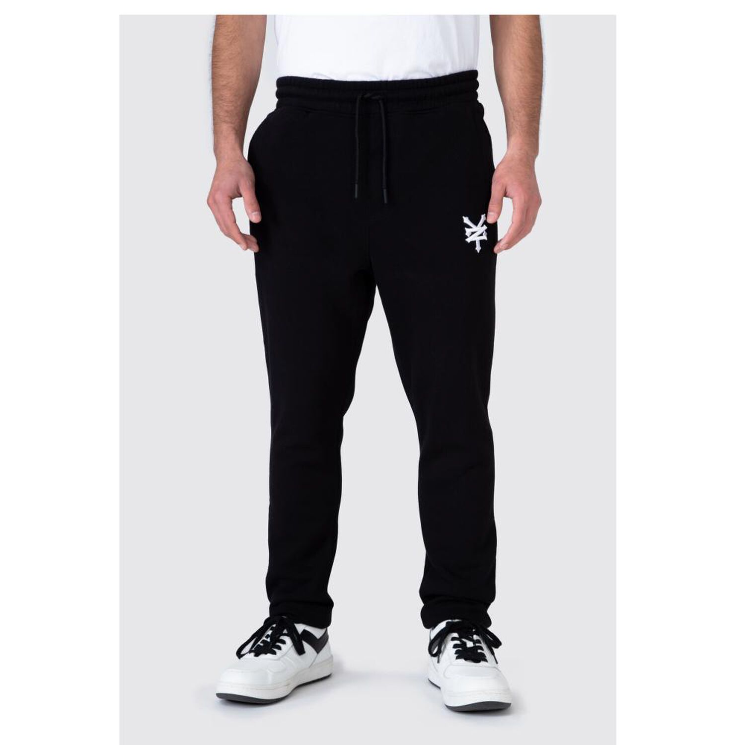 Jogger Liso Pretina El&aacute;sticada Tiro Medio Regular Hombre Zoo York image number 0.0