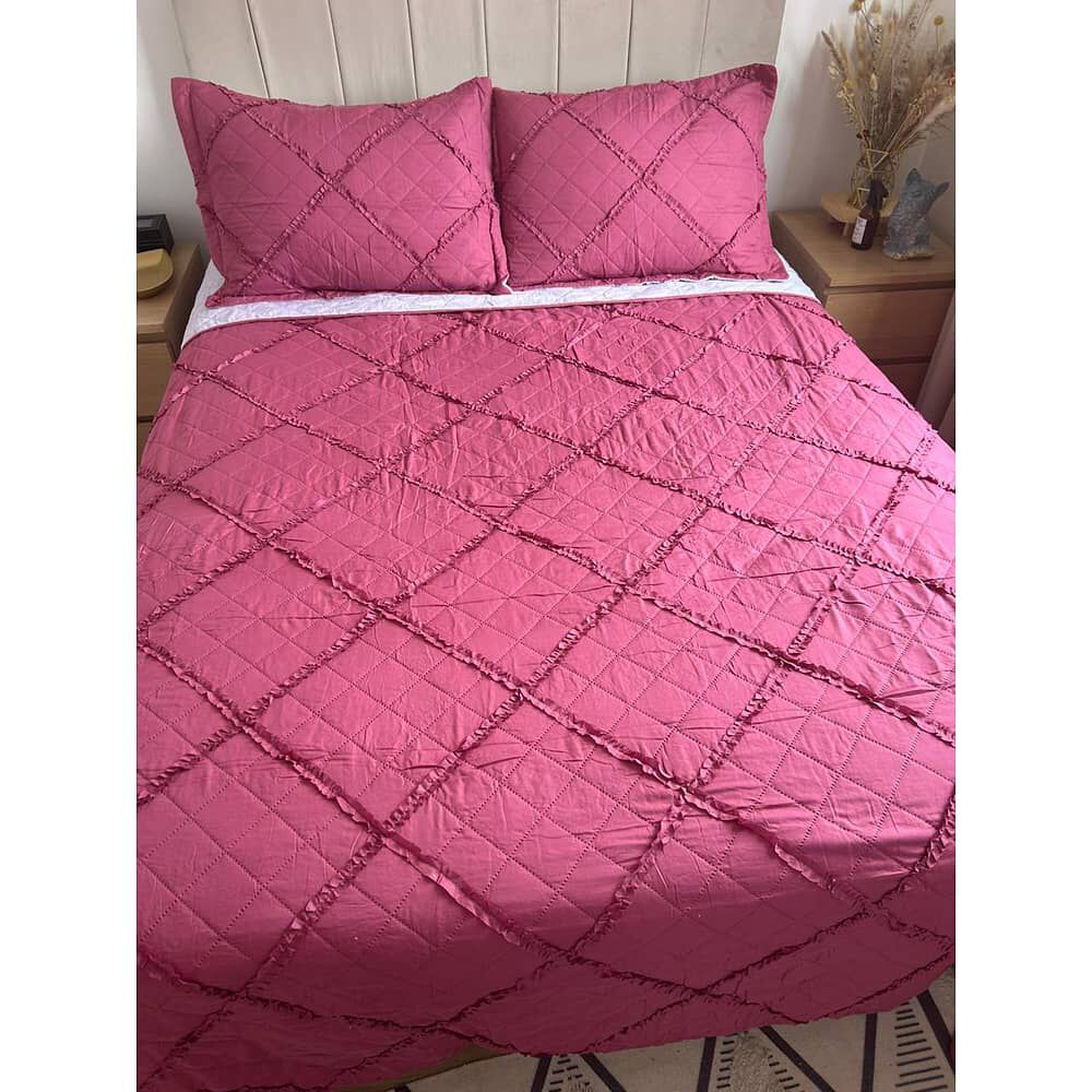 Cubrecama 2 Plazas Microfibra Con Vuelos Fucsia image number 1.0