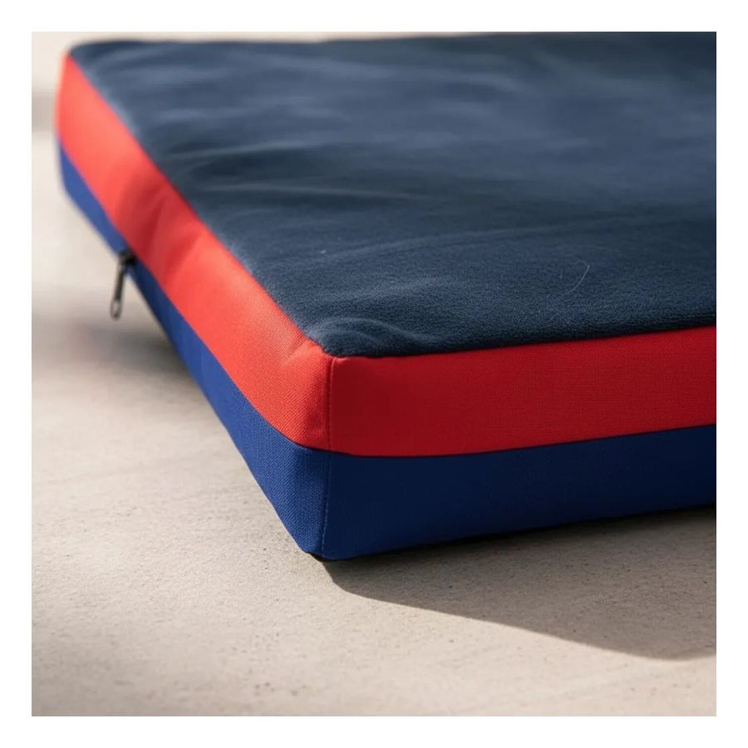 Cama Para Perro Reversible Fr&iacute;o Calor 75x48cm Talla S image number 2.0