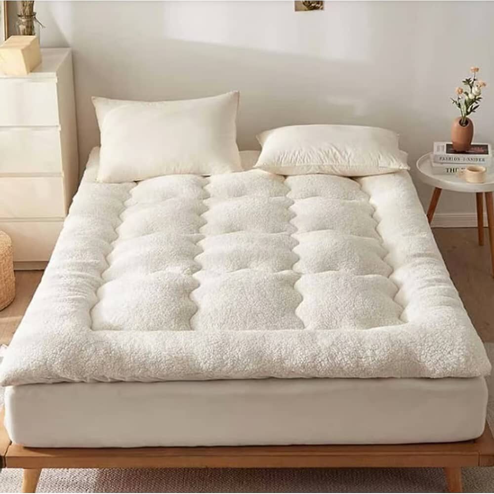 Cubrecolch&oacute;n Ultragrueso Acolchado / 2 Plazas + Fundas image number 2.0