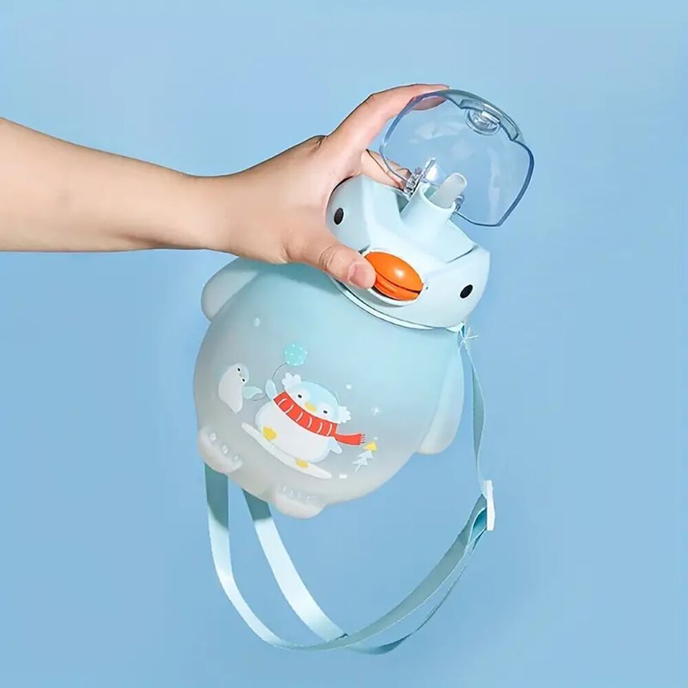 Botella Agua Pinguino Kawaii 1500ml Celeste Con Correa image number 1.0