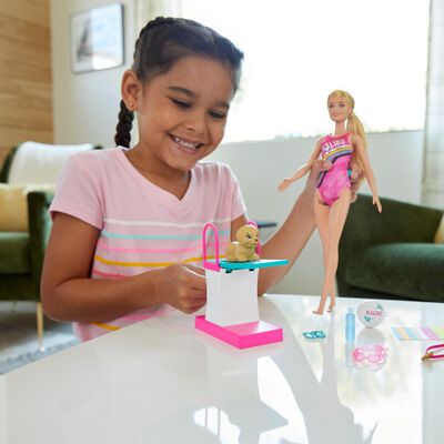 Barbie Dreamhouse Adventures Muñeca Nadadora Con Accesorios