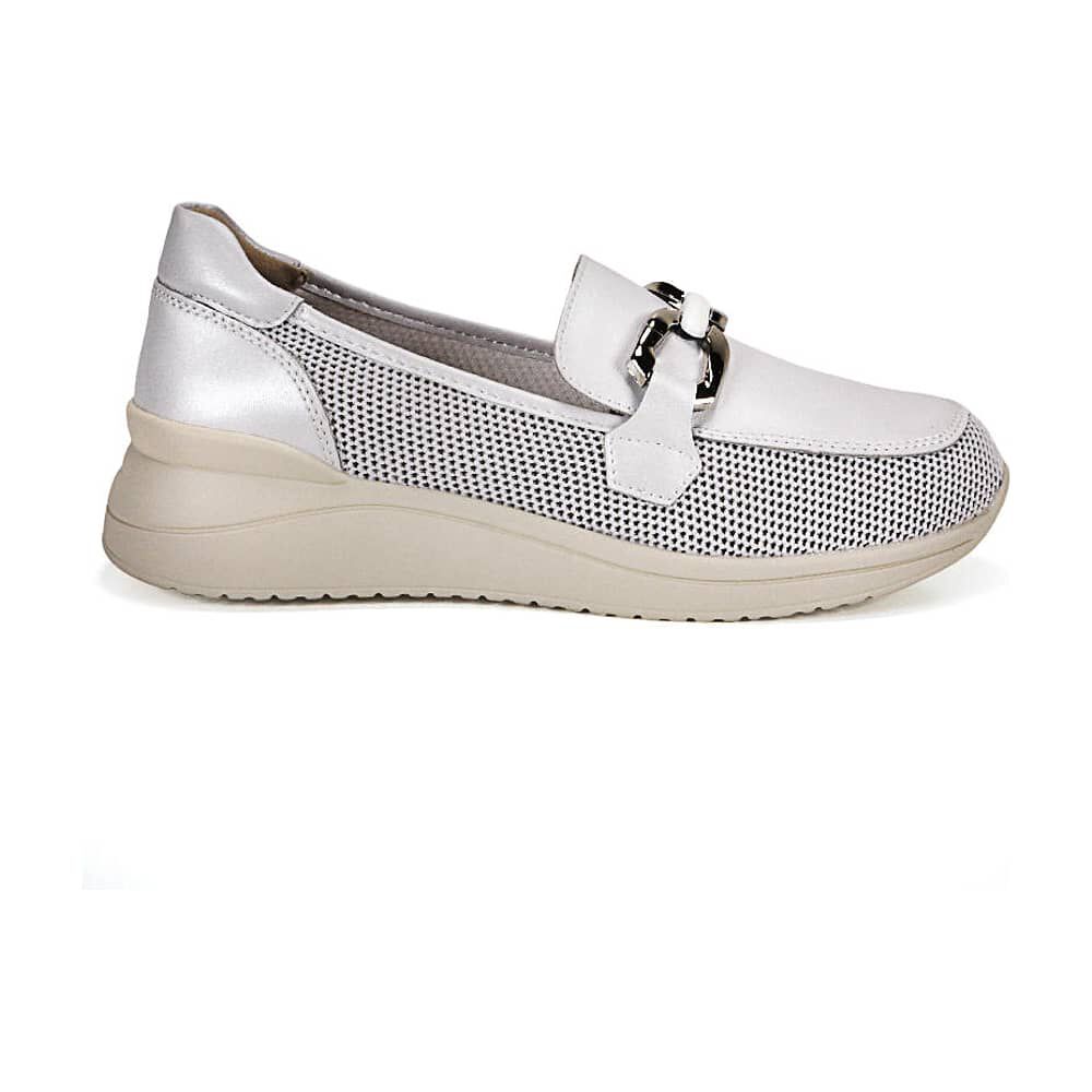 Mocas&iacute;n Cuero Zully Blanco image number 1.0