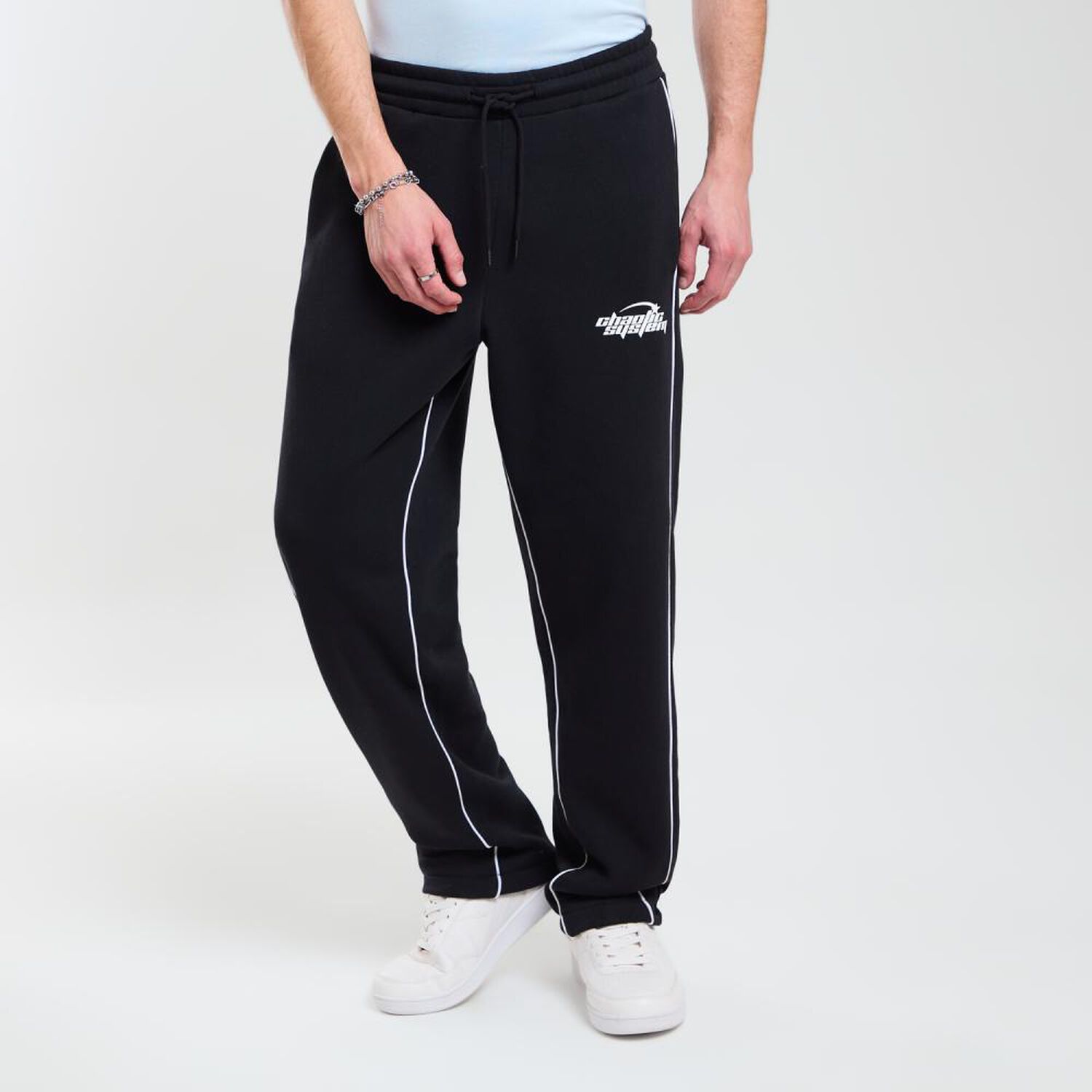 Pantal&oacute;n Tiro Medio Slim Hombre Skuad image number 0.0