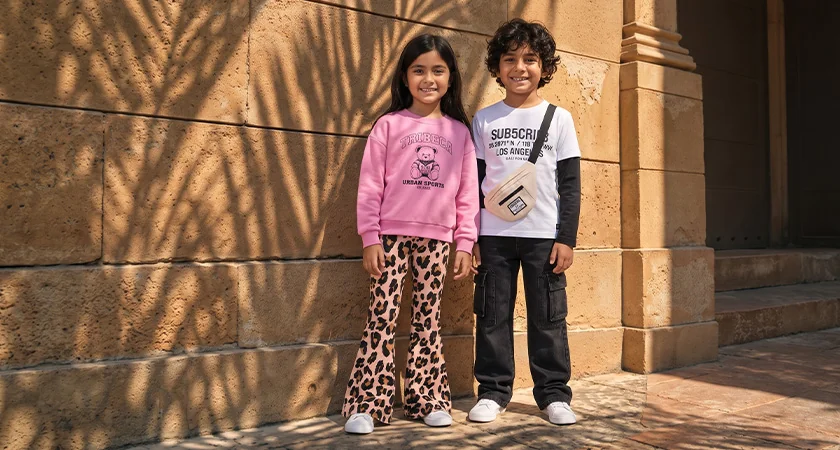 Niña y niño con ropa de nueva temporada – Nueva temporada infantil Hites