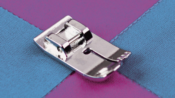 Máquina de Coser Necchi Computarizada NC204D