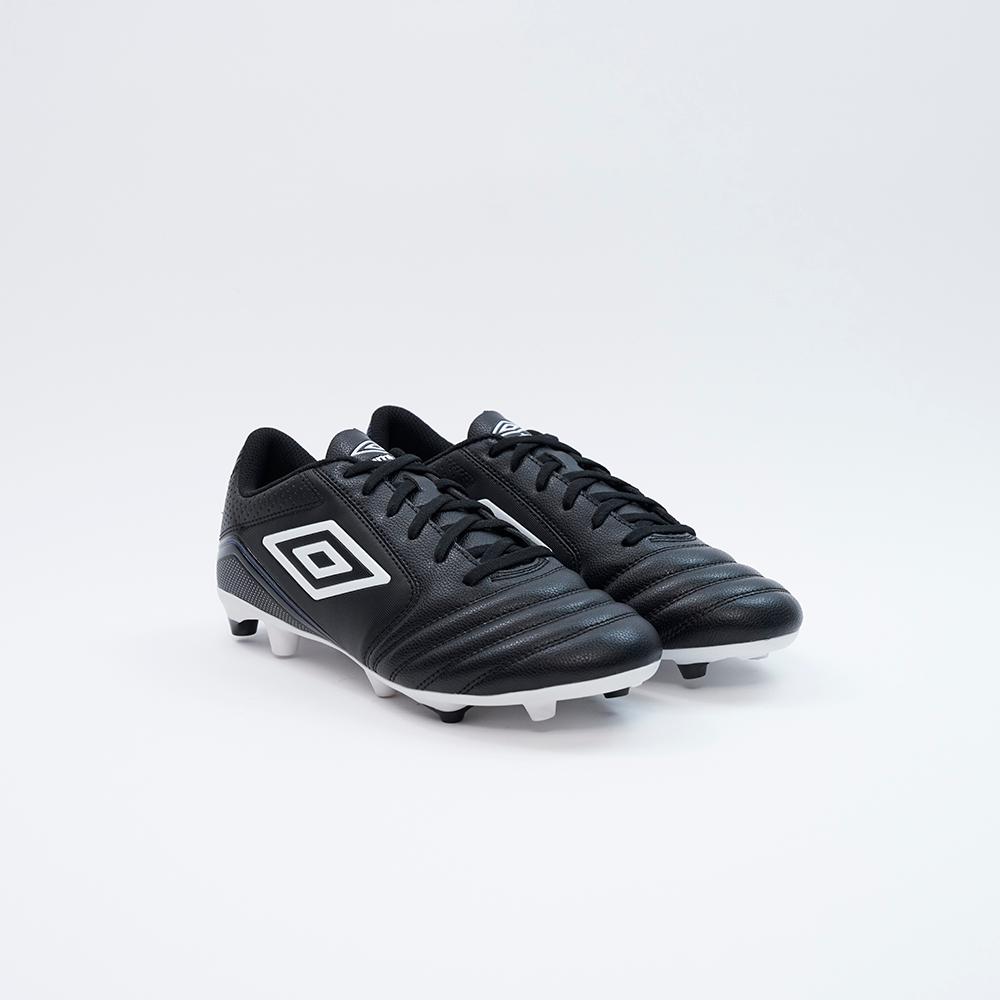 Zapato De Fútbol Hombre Umbro Classico Negro