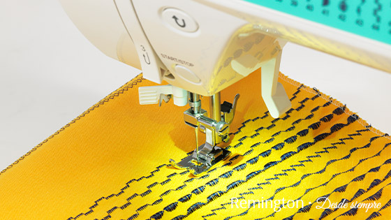 Máquina de coser Remington Computer Friend R7300